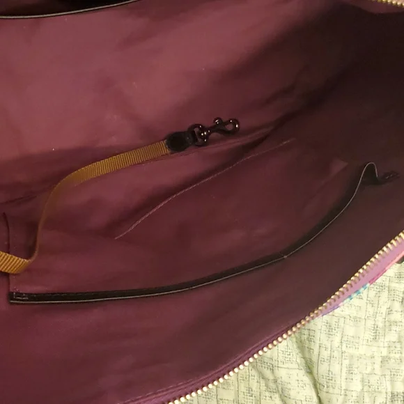 Dooney & Bourke - Disney It's a Small World - Shoulder Bag - Picture 11 of 16